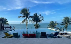 De Olho no Mar A única pousada de frente para o mar em Paracuru